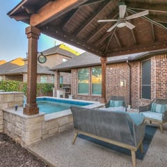 5 Minutes to DFW 4 Br/2.5 Ba