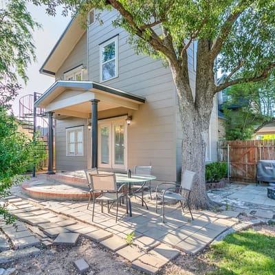 New Hidden Gem - Cozy 4 BR/2 BA