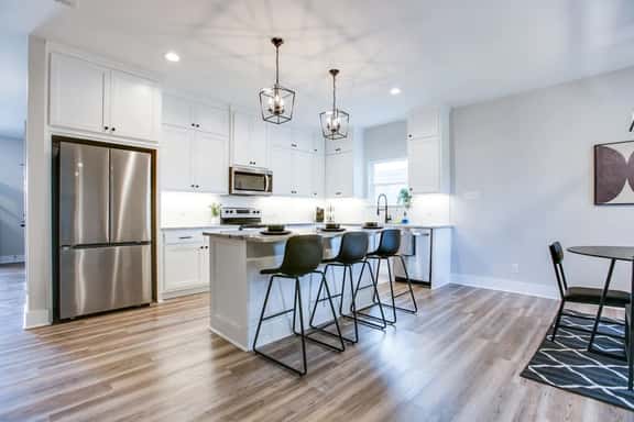 Settle In | 3BR/2BA Close to Downtown - Image 1