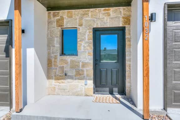 Holiday Hideaway Retreat 3BDRM/2BA - Image 2