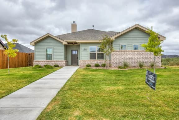 The Green Gem | Stylish 4BR Stay - Image 2