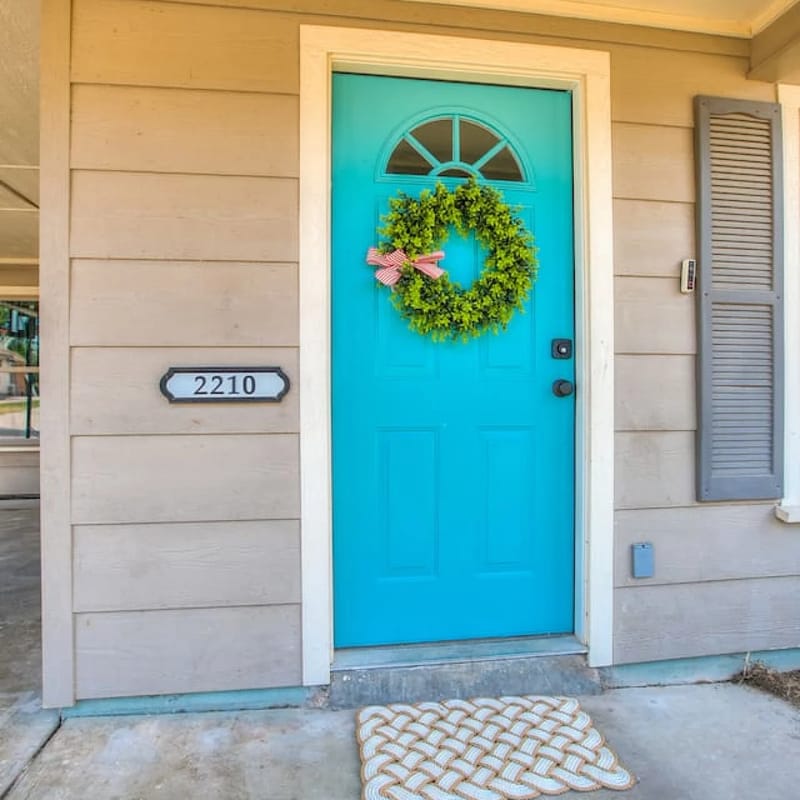 3 BR/1 BA - Centrally Located